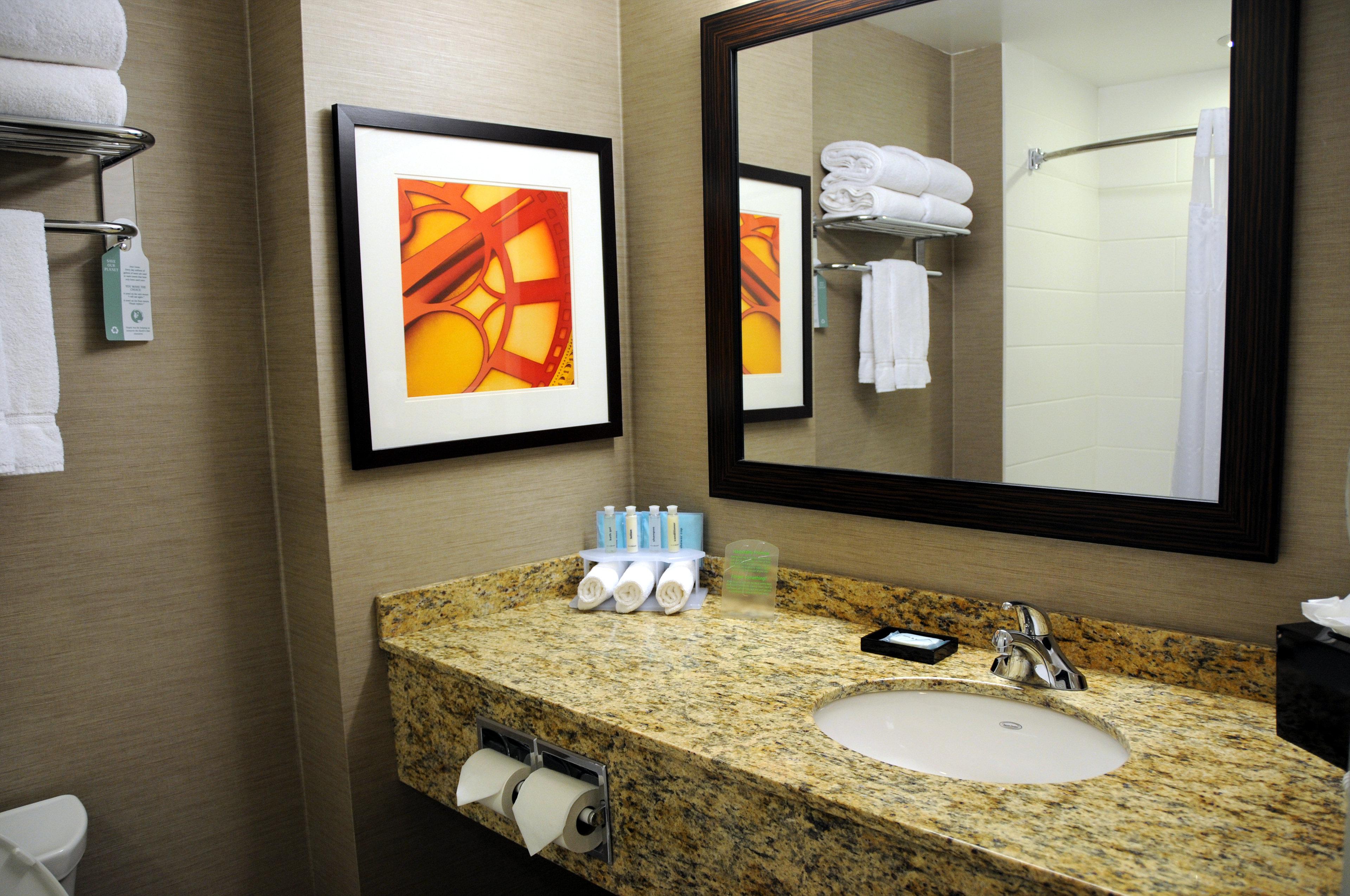 Chateau Inn & Suites Bonnyville Esterno foto