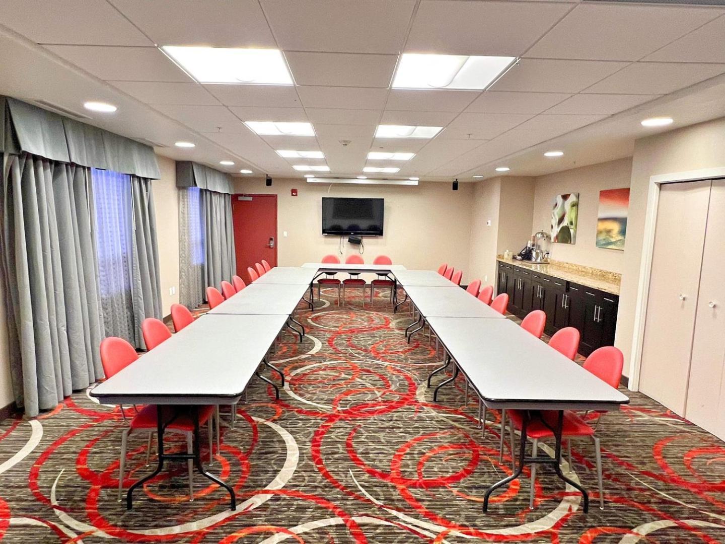Chateau Inn & Suites Bonnyville Esterno foto