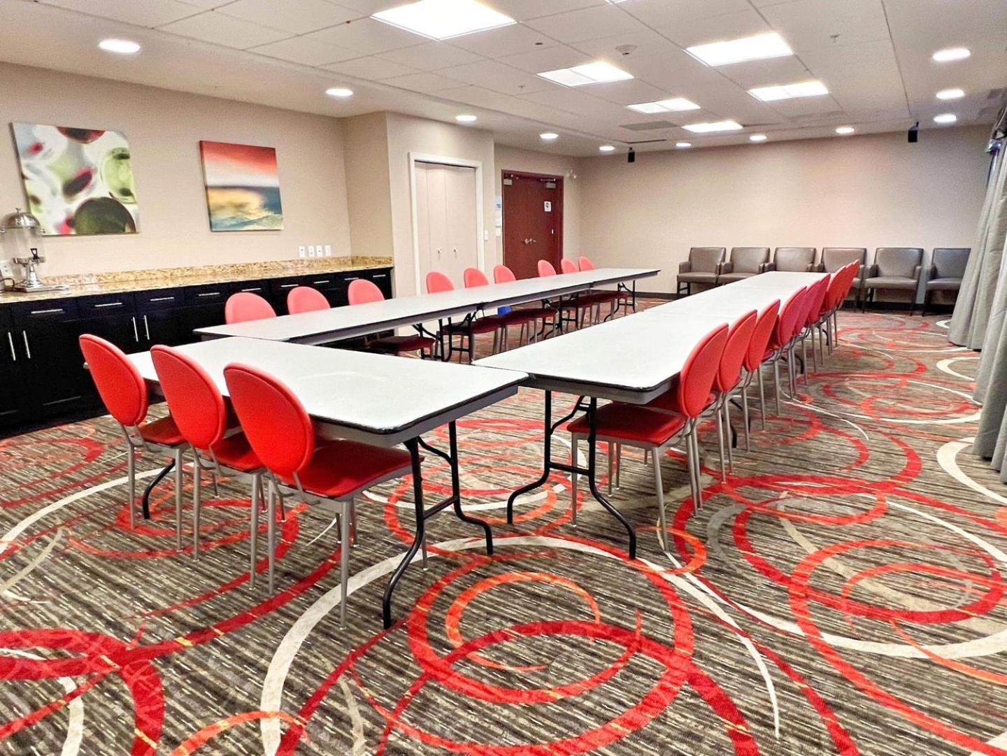 Chateau Inn & Suites Bonnyville Esterno foto