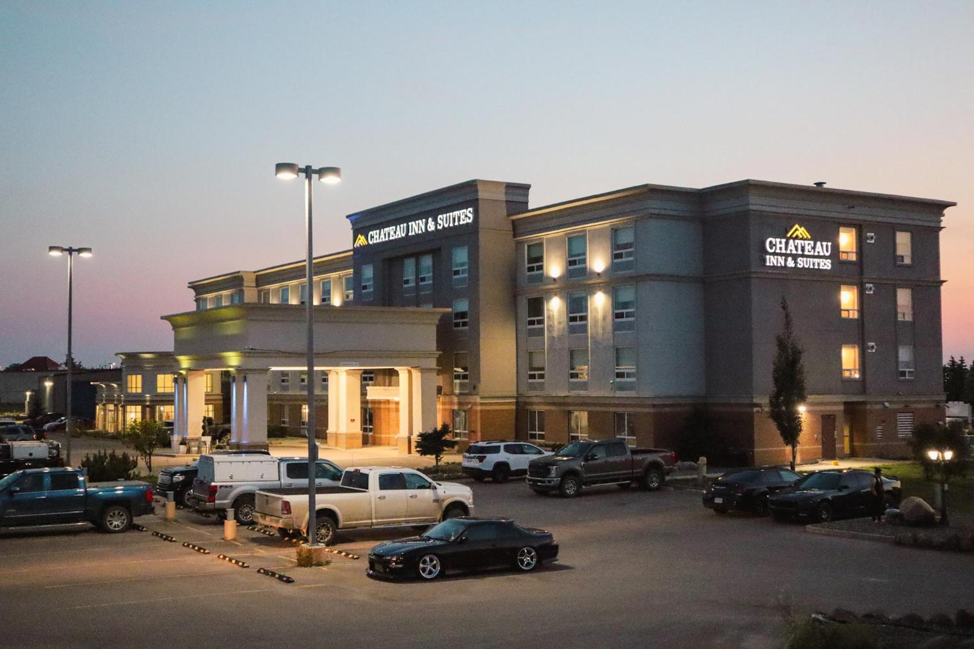 Chateau Inn & Suites Bonnyville Esterno foto