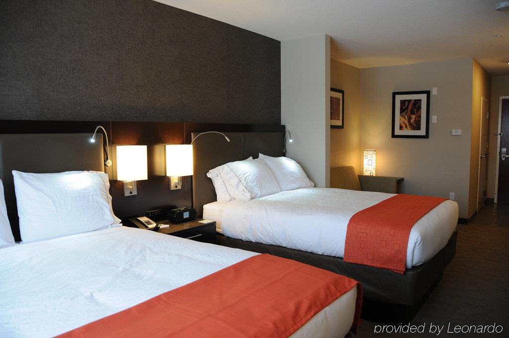 Chateau Inn & Suites Bonnyville Esterno foto